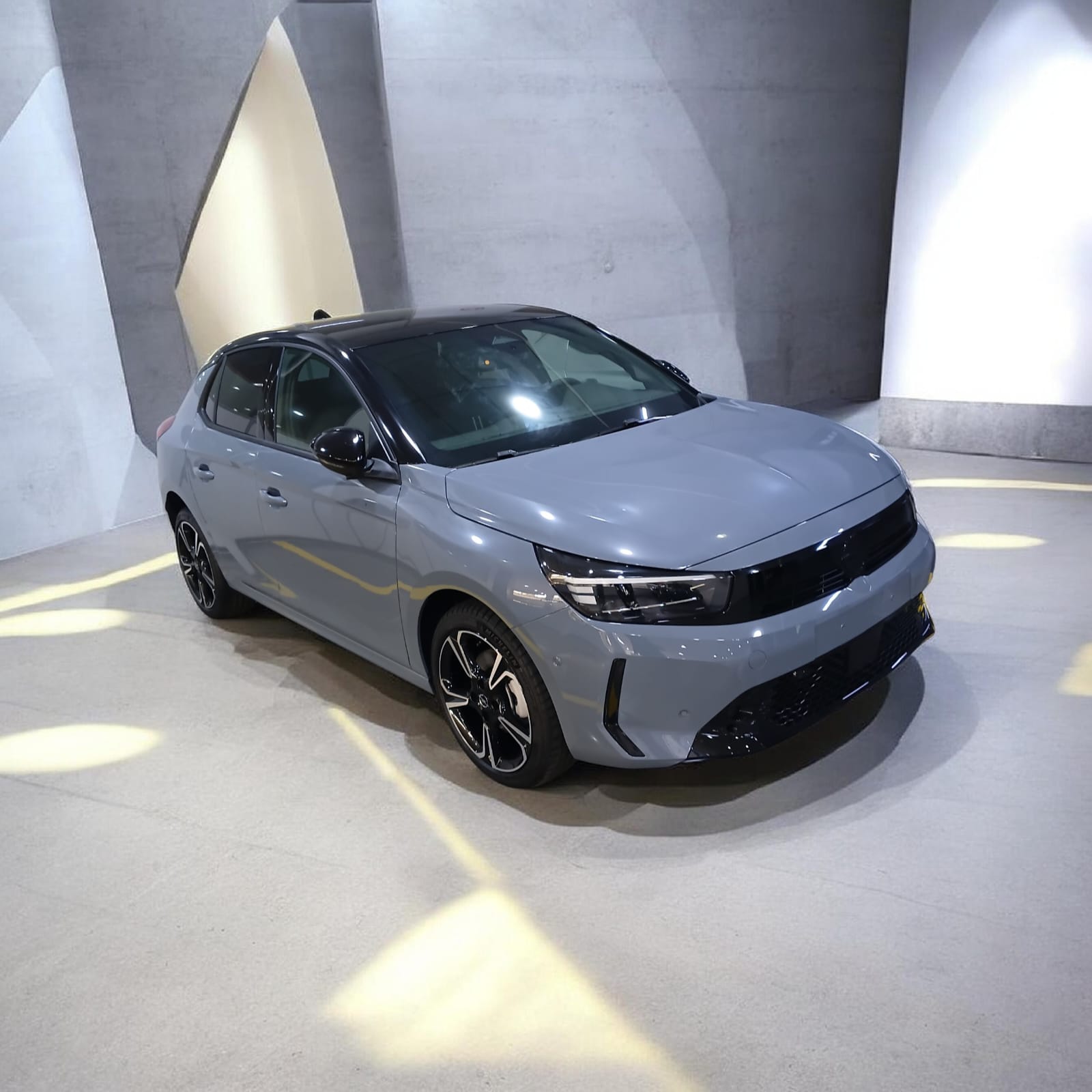 Opel Corsa gris nardo